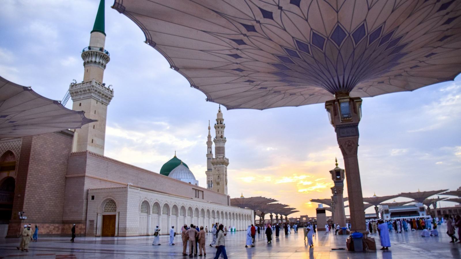 Courtyard of the Prophet's Mosque under its umbrellas